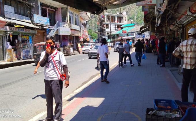  लोगों को सामाजिक दूरी एवं मास्क के उपयोग के बारे में बताया गया