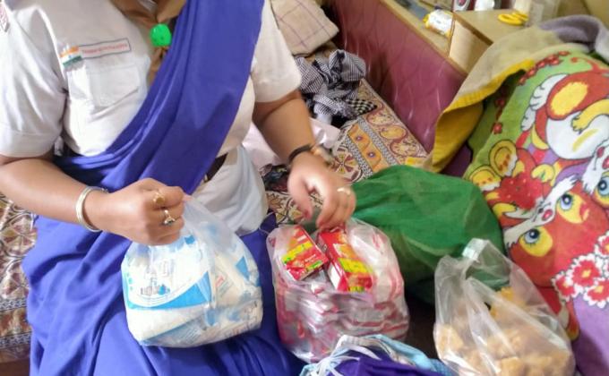 food  and mask distribution by unit leader suman charan