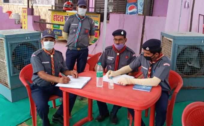 During pandemic Covid-19 service with medical staff at sikar-jhunjhunu highway check post.
