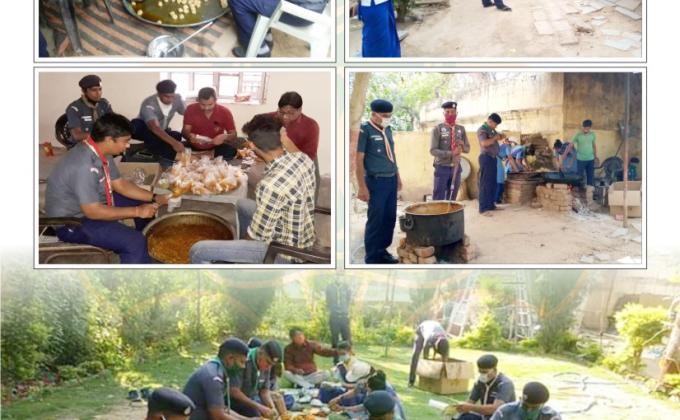  भोजन पोकेज  पैक करते हुए