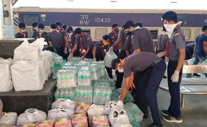 बिहार स्पैशल श्रमिक ट्रेन पर सेवा 