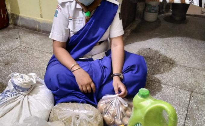 FOOD PECKET DISTRIBUTION