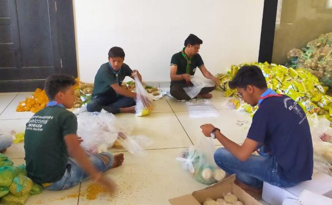 स्काउट गाइड द्वारा कोविड19 में राशन किट तैयार किए