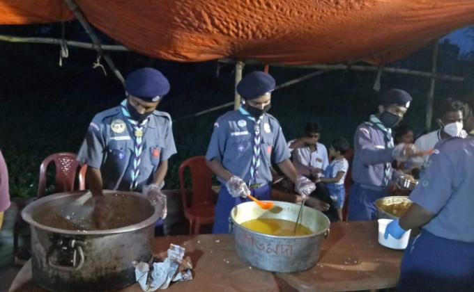 Distributing food to Street Dogs & Distributing Medicines, Rations, Food for the Needy Peoples