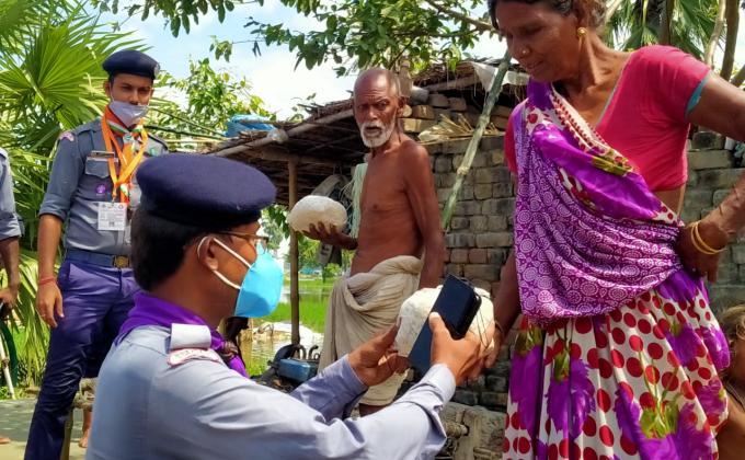 बाढ़ राहत कार्य  परसा सारण