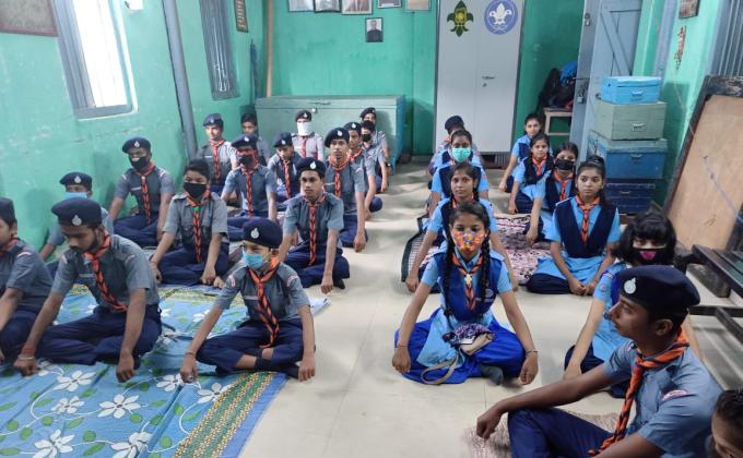 2 अक्टूबर 2020 को महात्मा गांधी जी  जयंती एवं लाल बहादुर शास्त्री जी जयंती के अवसर पर Dr. Kamal Kaushik ji (जिला मुख्य आयुक्त मथुरा)  के नेतृत्व में गरीब असहाय लोगों की मदद की 