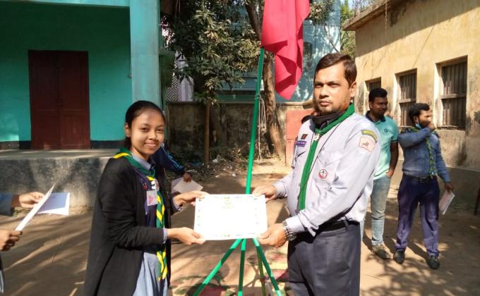 ৪র্থ নাটোর জেলা রোভার মেট কোর্স- সার্টিফিকেট গ্রহণ