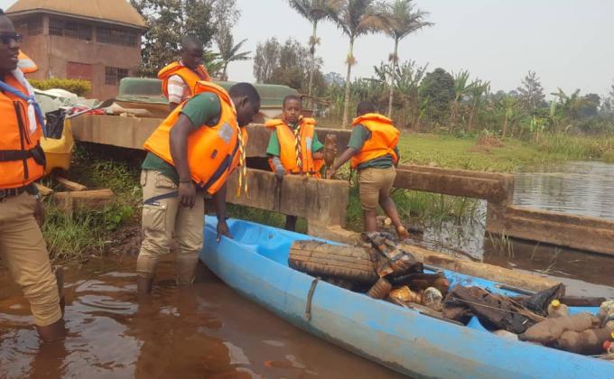 NETTOYAGE DU LAC MUNICIPAL DE DSCHANG