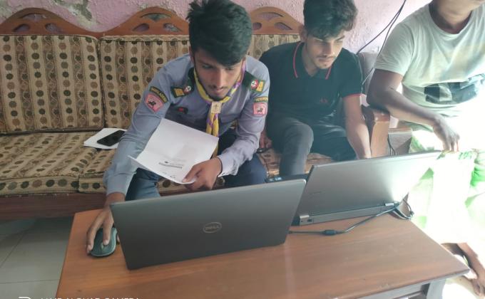 বয়স্ক ও বৃদ্ধদের মাজে করোনা টিকার অনলাইন নিবন্ধন কার্যক্রম