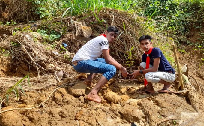  Environment  and Distart Manegment Rover Scouts In Mayadunna open scout group , Avissawella 