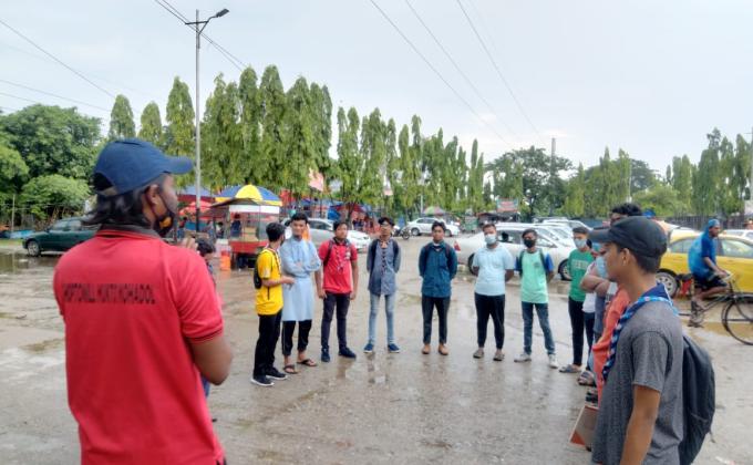 সাপ্তাহিক ক্রু-মিটিং 