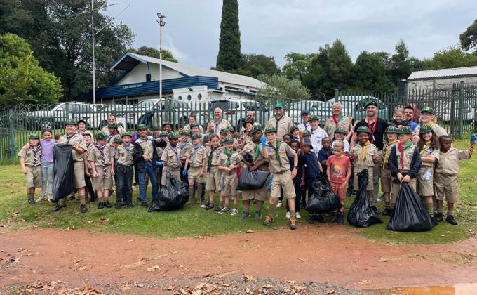 Westrand Cubs after cleaning up Florida Lake shoreline