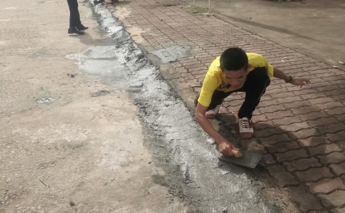 ทำที่จอดรถให้กับโรงเรียนเจียงทองพิทยาคม