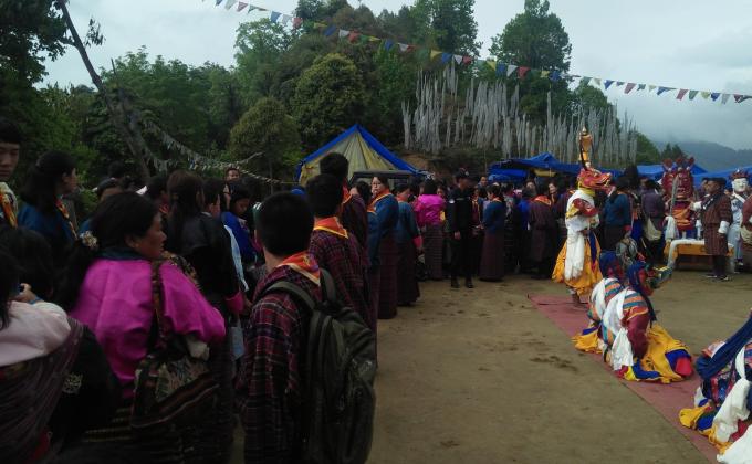 Lend a hand to Community