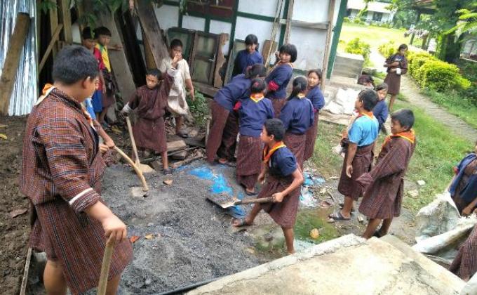 Nachungs transporting sands and gravels