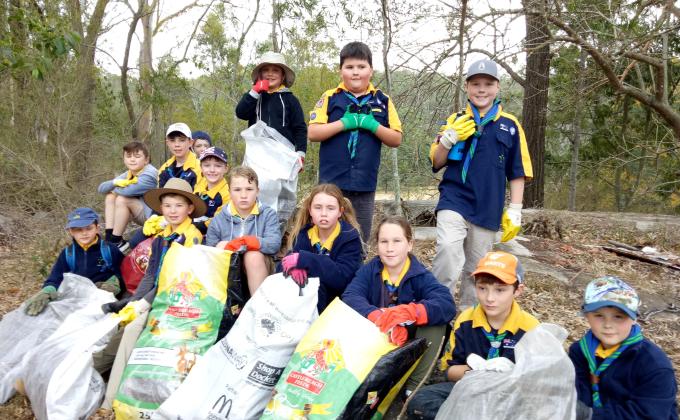 1st Oakville Cubs lend a hand at Charles Kemp Reserve Bushcare