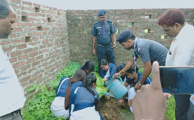 वृक्ष लगाओ देश बचाओ