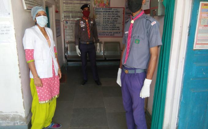  चिकित्सालय में  ड्यूटी देते हुए स्काउट्स