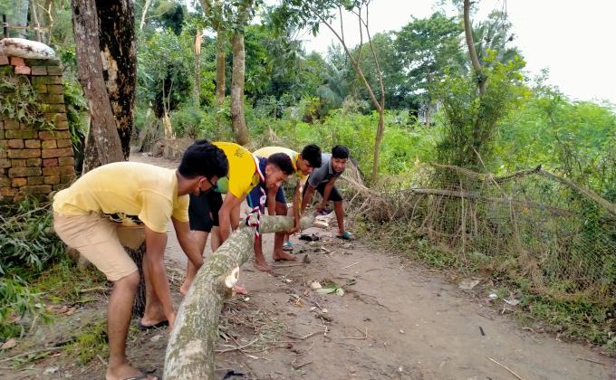 ঘূর্ণিঝড় পরবর্তী উদ্ধারকাজ