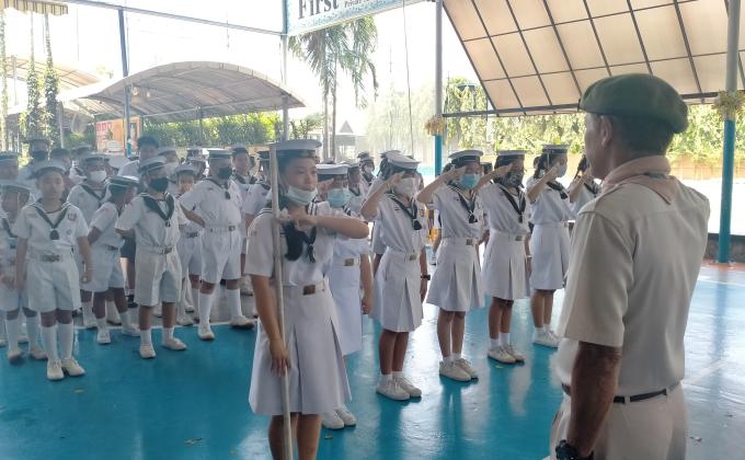 ตรวจแถวรายงานผู้กำกับ