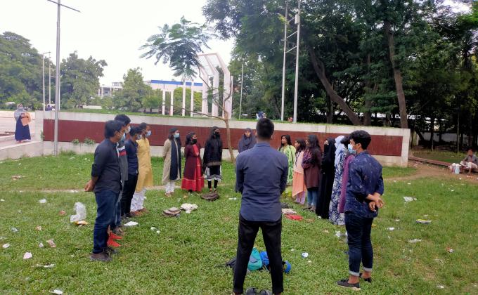 সাপ্তাহিক ক্রুমিটিং 