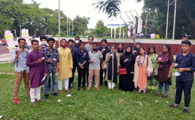 সাপ্তাহিক ক্রুমিটিং 