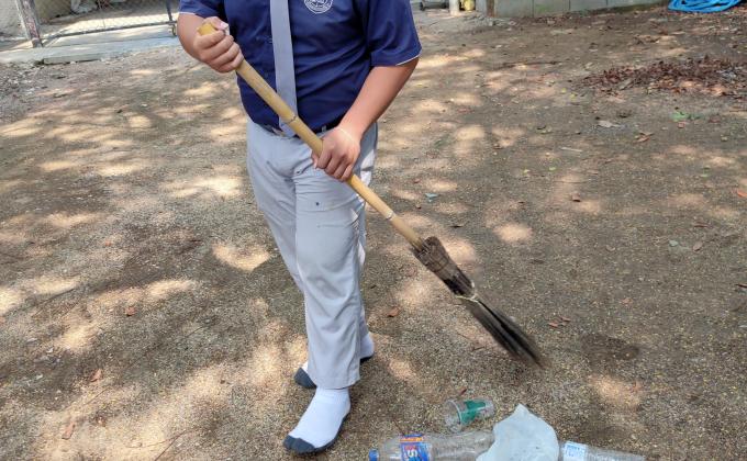 จิตอาสากวาดขยะ