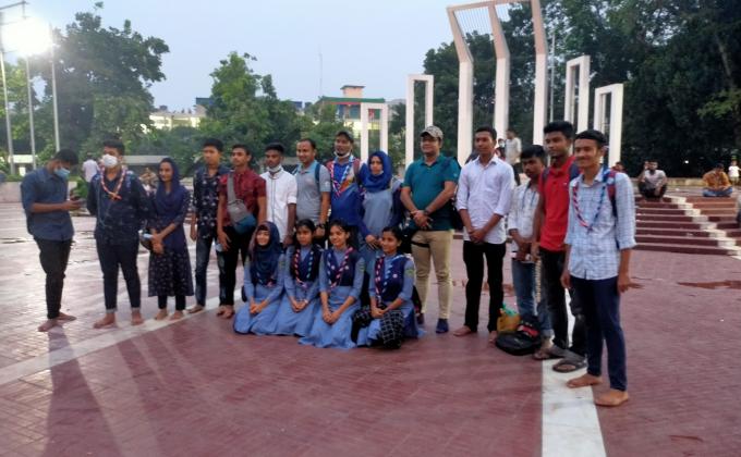 সাপ্তাহিক ক্রুমিটিং 