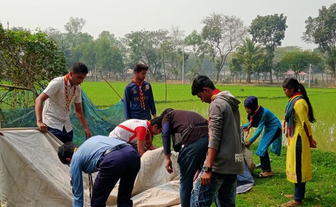 তাঁবু খাটানো 