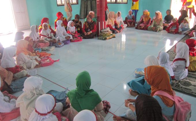 Berbagi Pengetahuan Agama Bersama Anak Desa Kota Daro