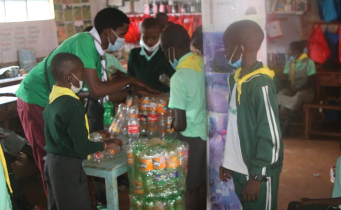 PLASTIC BOTTLES FOOT STOOLS.