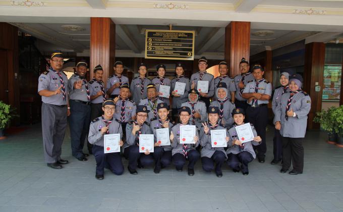 Majlis Pengalungan Dua Butir Manikayu KLM17 di Dewan Seri Temenggong, IPGKTI