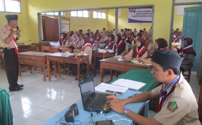 Promoting Messengers of Peace activity to the participants of basic training course for scout leader 2015 in Cidahu Sub District Headquarter, west java-Indonesia. ‪#‎worldscouting‬ ‪#‎messengersofpeace‬