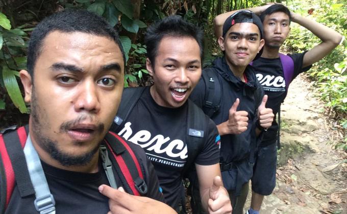 Hiking Sungai Pelepah Kiri