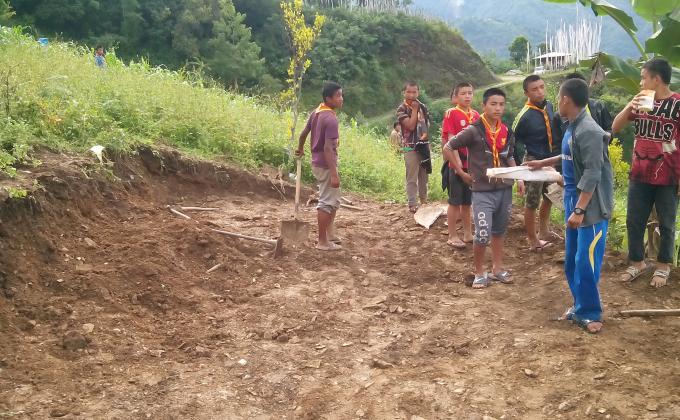 Scouts rending help for bulding house for old man of without home