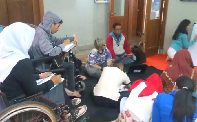 Facilitating Inclusive Group to Learn Poetic English through Song's Lyrics