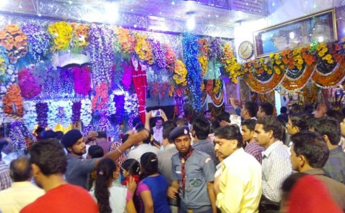Service in Salasar Dham Mandir