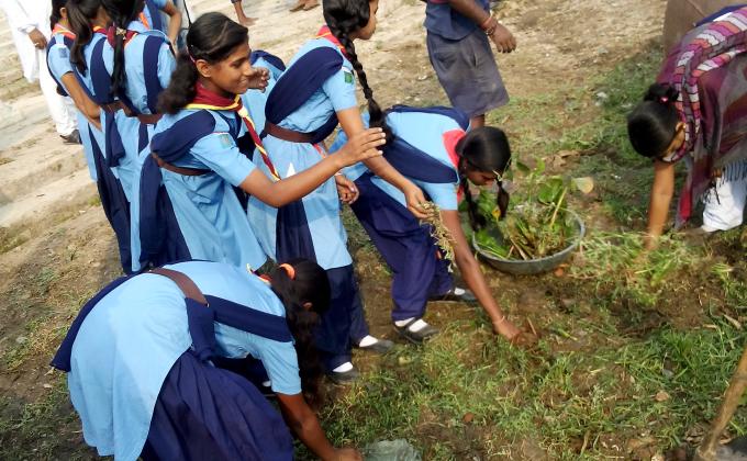 भारत स्काउट और गाइड पूर्वी चंपारण के स्काउट और गाइड ने ऐतिहासिक मोतीझील की सफाई की
