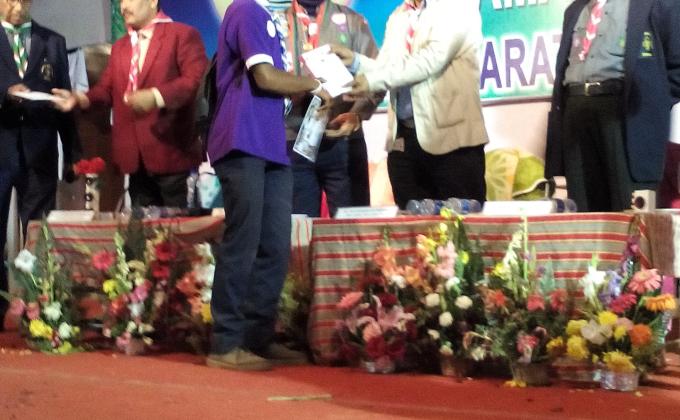 receiving SUR SMART badge