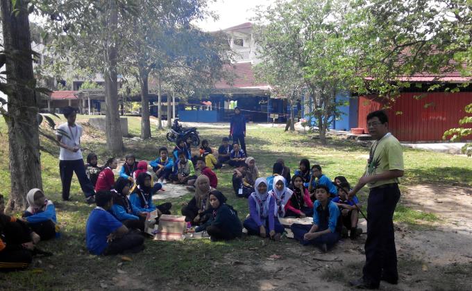 Berkhidmat di Kem Sinergi Marin SMK Kota Masai