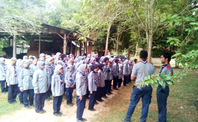 kem kemahiran lencana keris gangsa dan keris perak di kem merbok indah