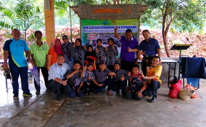 Kem lencana sekolah Daerah Maran 2016