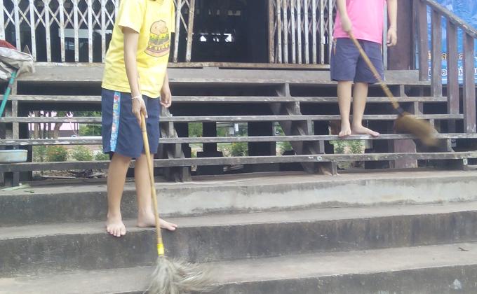 ทำความสะอาดศาลาวัด