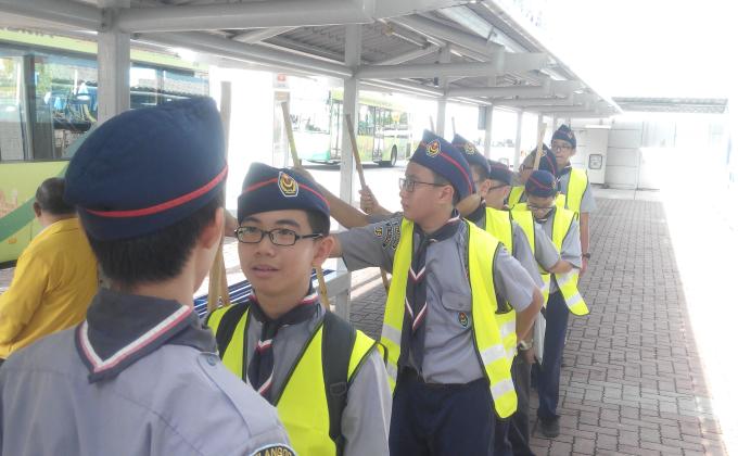 'Usaha Mengembara 8km' Community Service