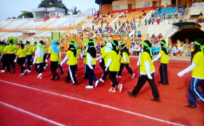 Bertugas pada hari sukan.