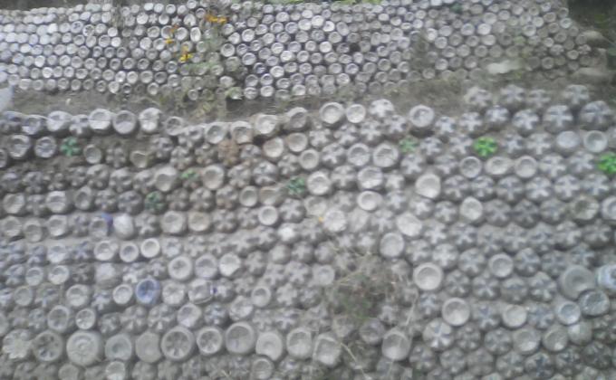 The pet bottle wall