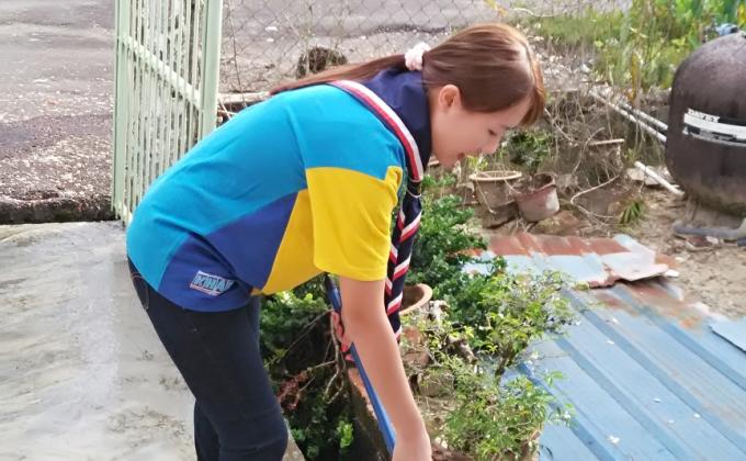 GOTONG-ROYONG DI TAMAN INDAH