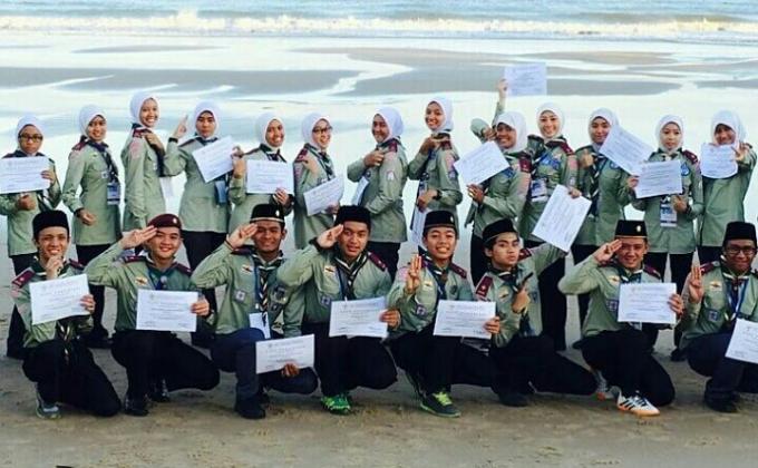 clean up muara beach