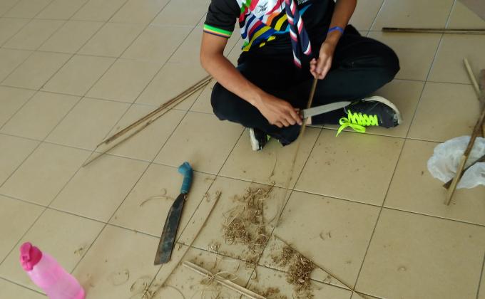 Perjumpaan Mingguan Pengakap Udara : membuat model pioneering 