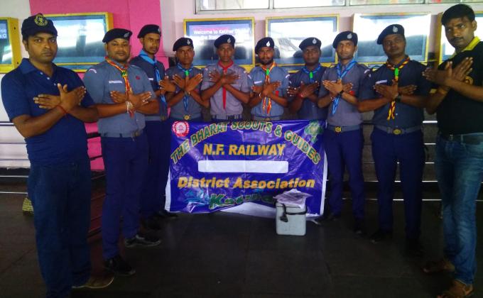 विश्व शांति दिवस के मौके पर बच्चो को पोलियो की दवाई पिलाई गई।
